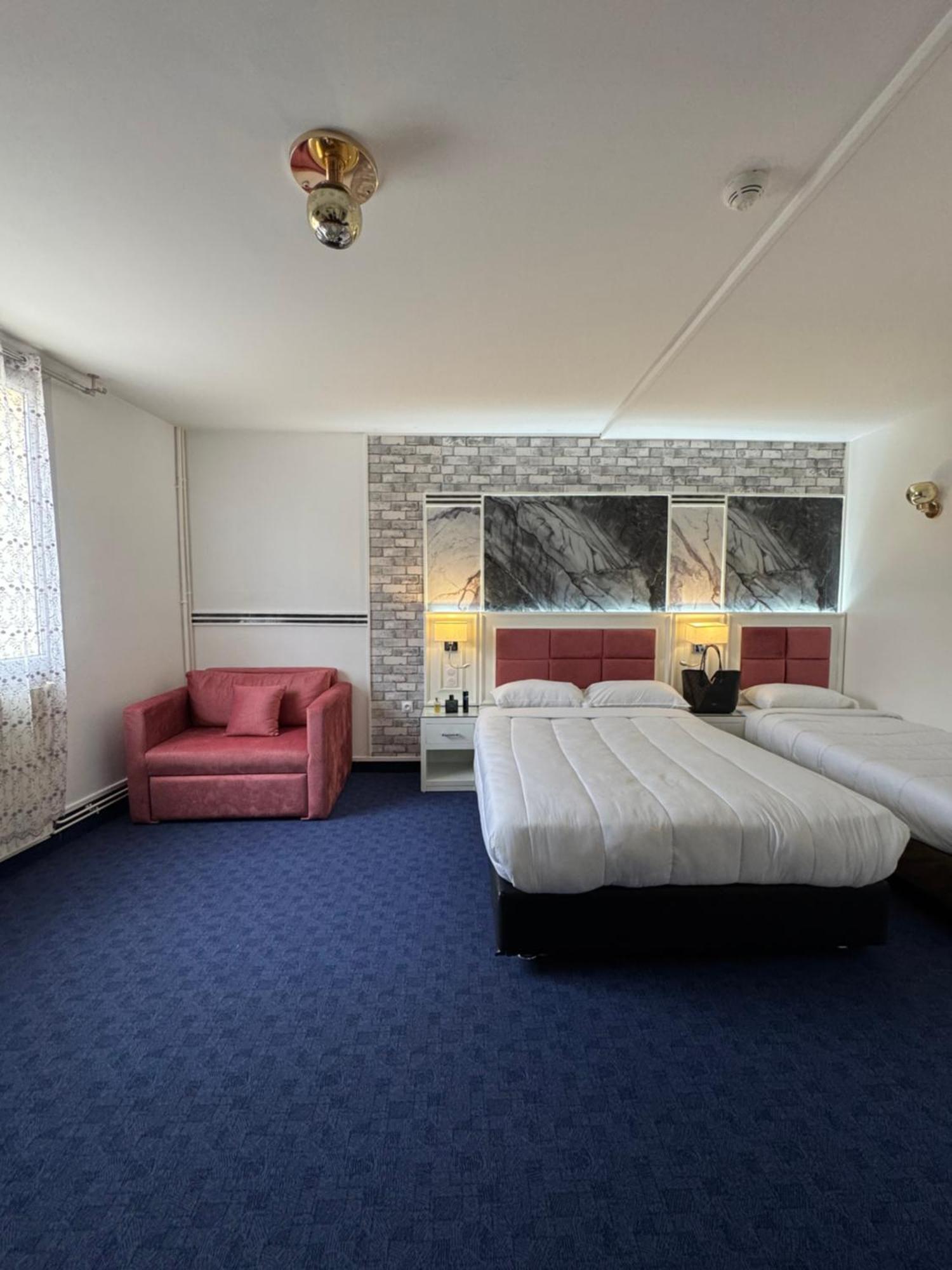 Hotel Grand Paris Villejuif Exteriör bild