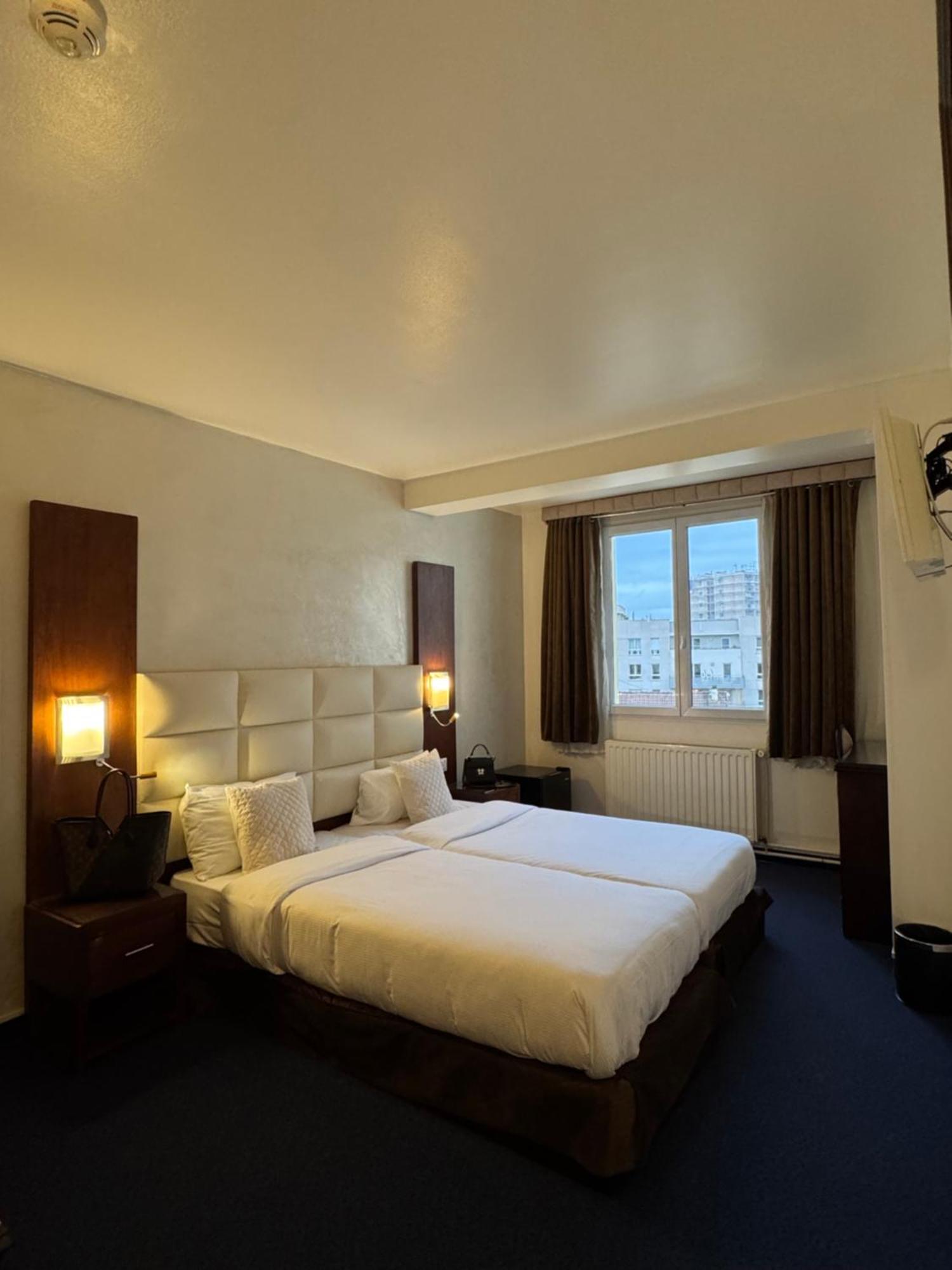 Hotel Grand Paris Villejuif Exteriör bild